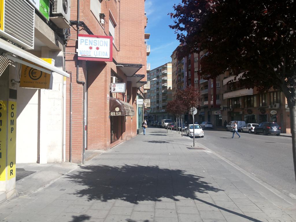 Hotel Pension Mode Lleida Exterior photo