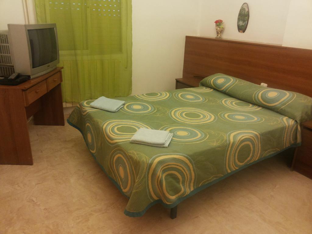 Hotel Pension Mode Lleida Exterior photo